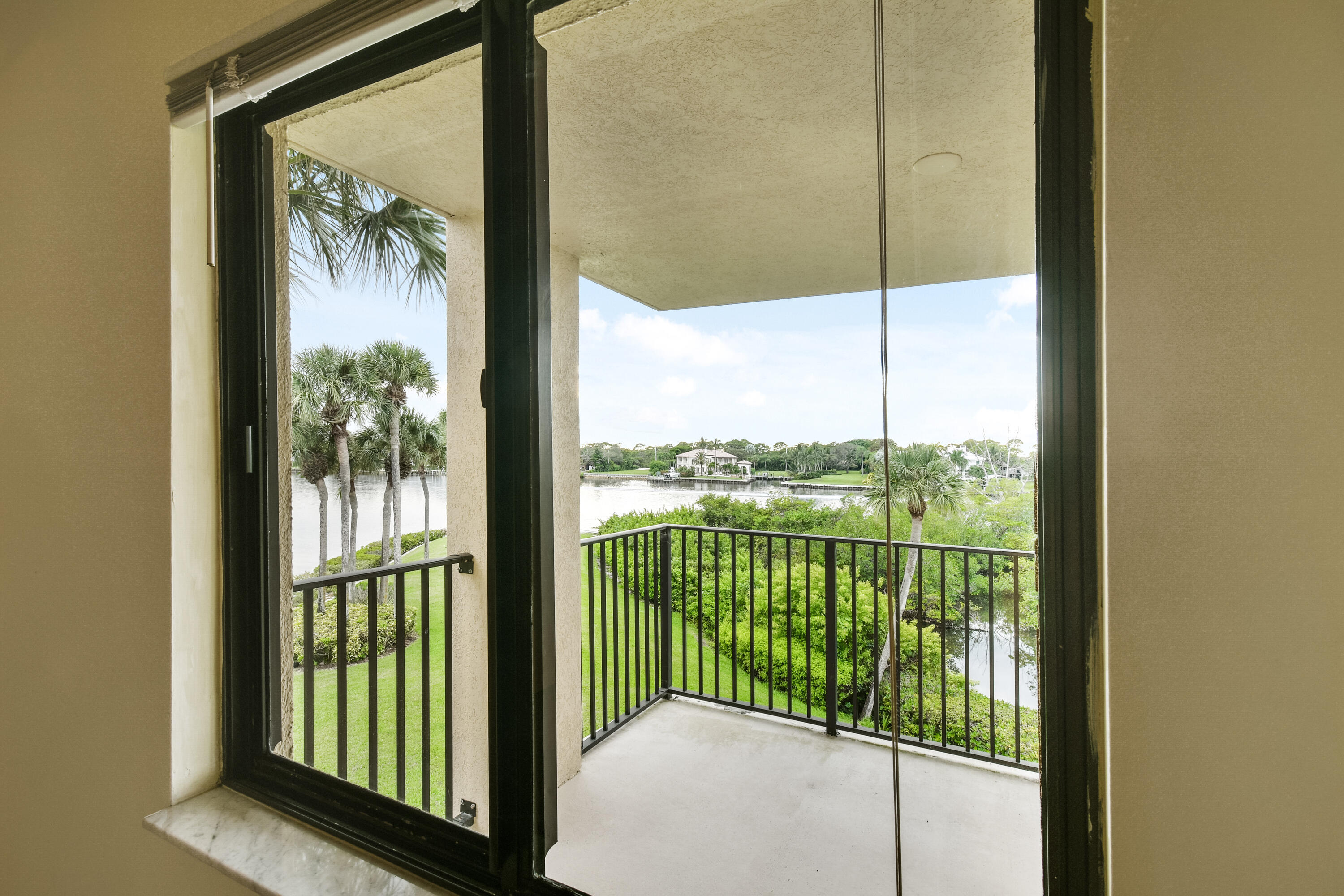 1701 Marina Isle Way, Unit 301 Jupiter, FL 33477 - Photo 25 of 60 DSC_5974