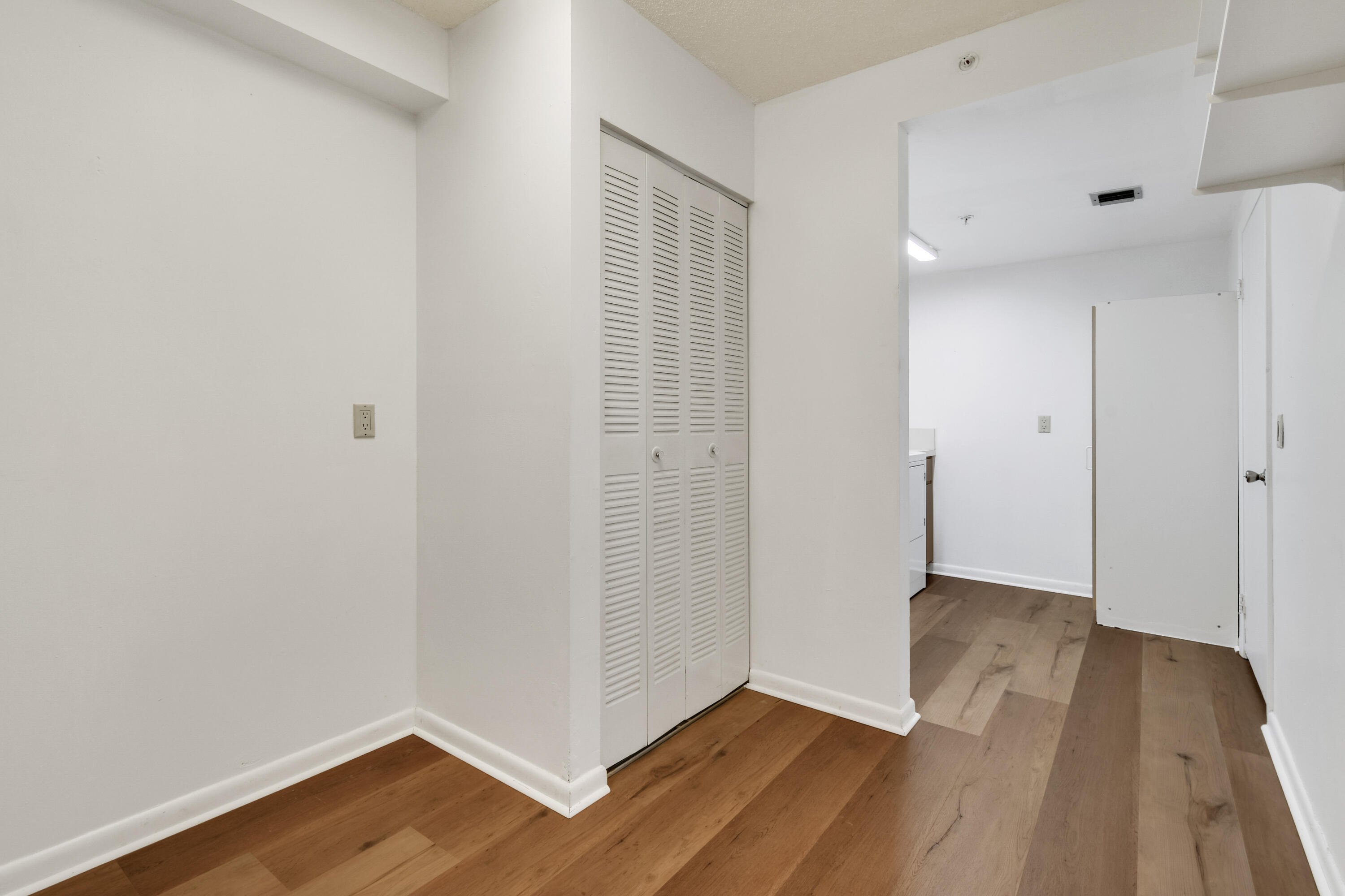 1701 Marina Isle Way, Unit 301 Jupiter, FL 33477 - Photo 32 of 60 DSC_6016