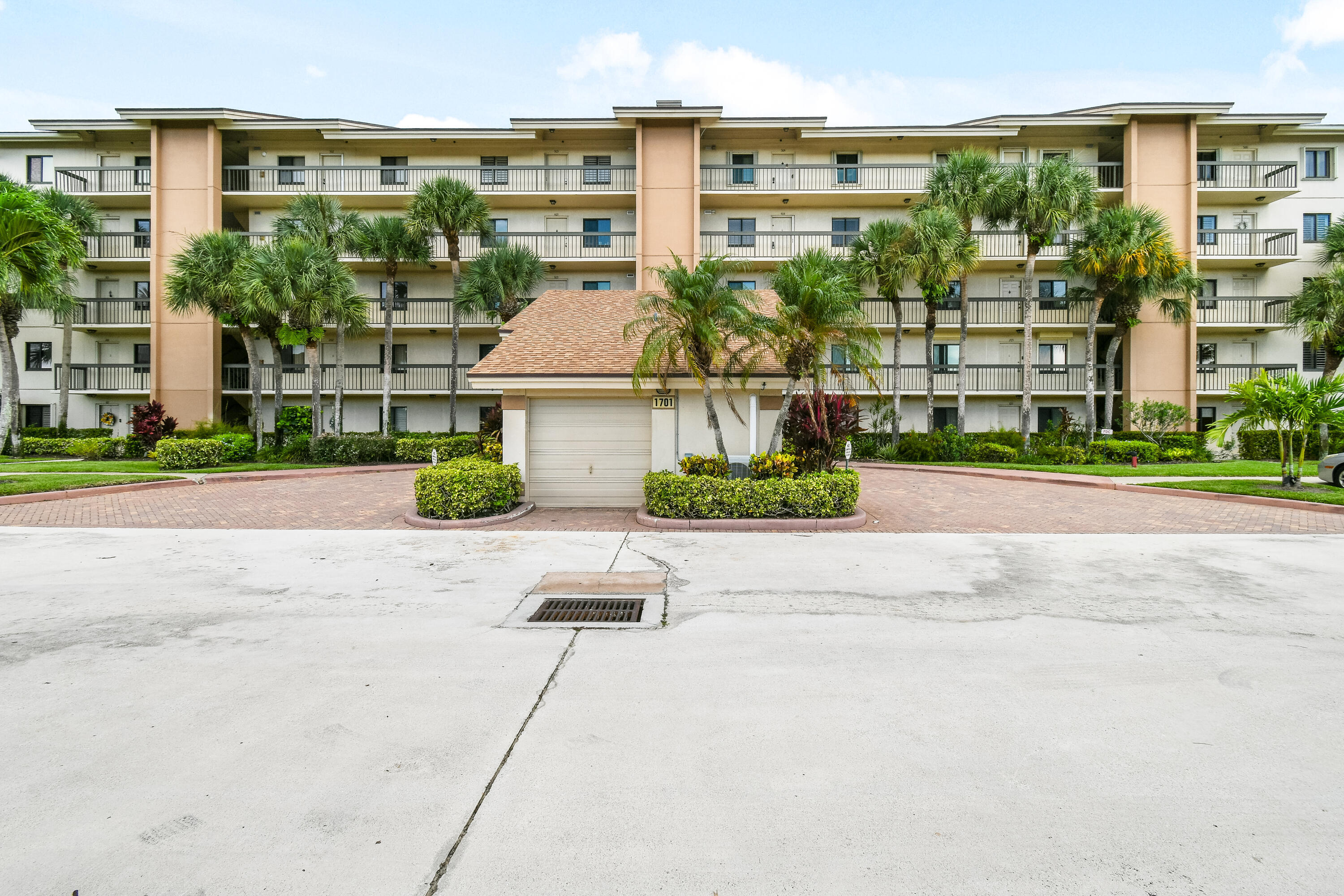 1701 Marina Isle Way, Unit 301 Jupiter, FL 33477 - Photo 43 of 60 DSC_5842