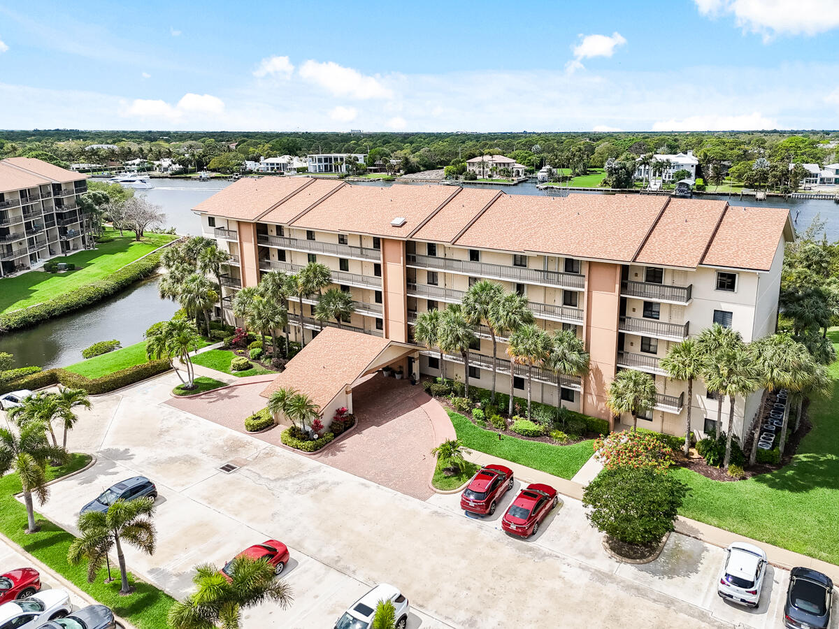 1701 Marina Isle Way, Unit 301 Jupiter, FL 33477 - Photo 46 of 60 an aerial view of a