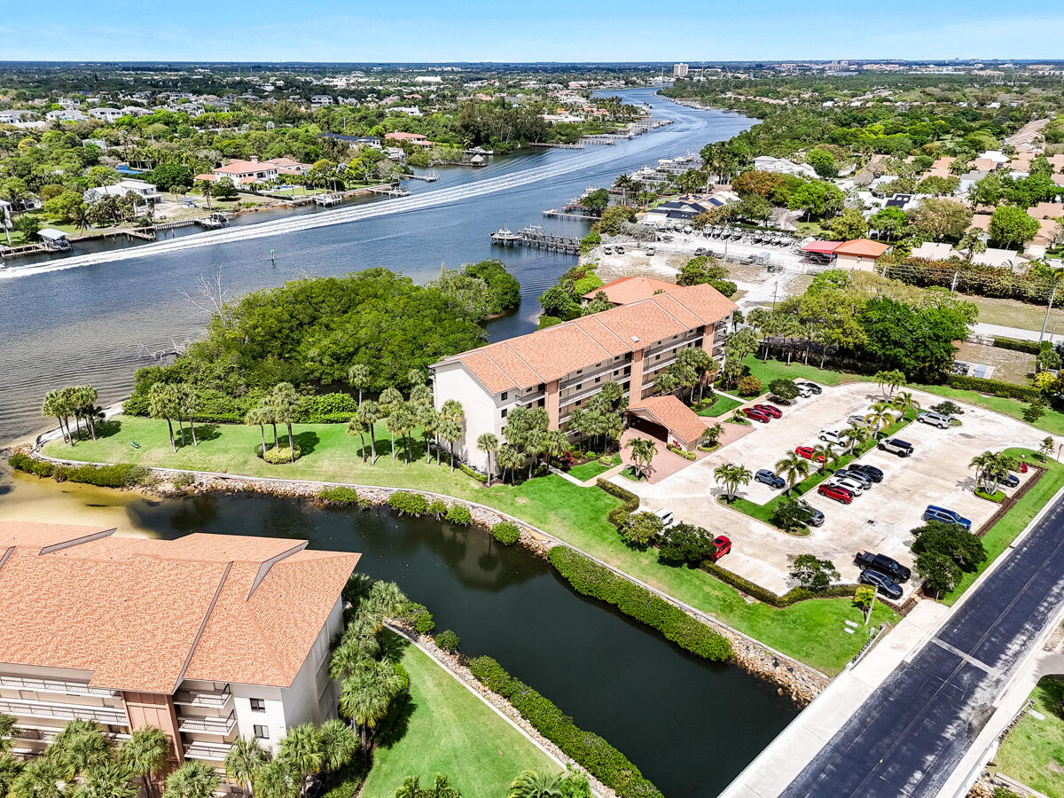 1701 Marina Isle Way, Unit 301 Jupiter, FL 33477 - Photo 49 of 60 an aerial view of a city