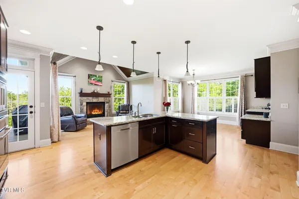 $1,350,000 | 122 Sun Chase Court, Johnson City, TN 37615