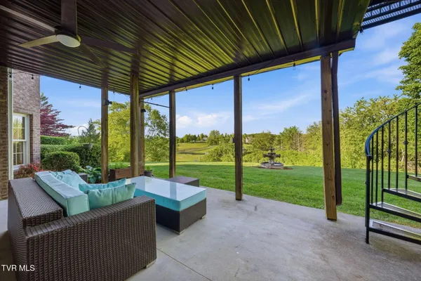 $1,350,000 | 122 Sun Chase Court, Johnson City, TN 37615