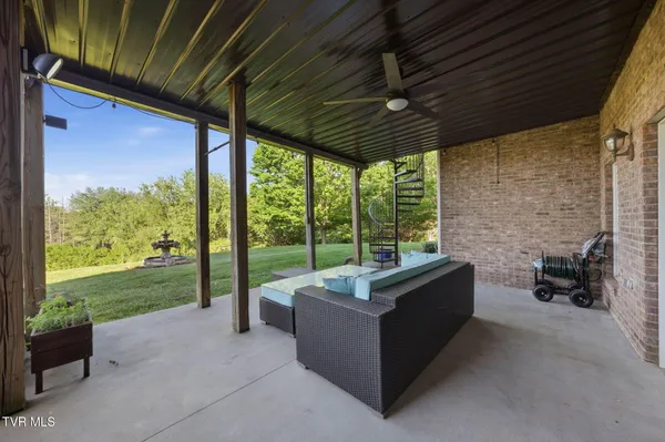 $1,350,000 | 122 Sun Chase Court, Johnson City, TN 37615