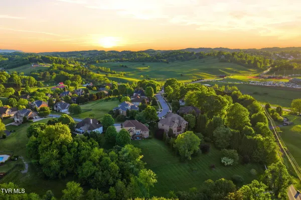 $1,350,000 | 122 Sun Chase Court, Johnson City, TN 37615