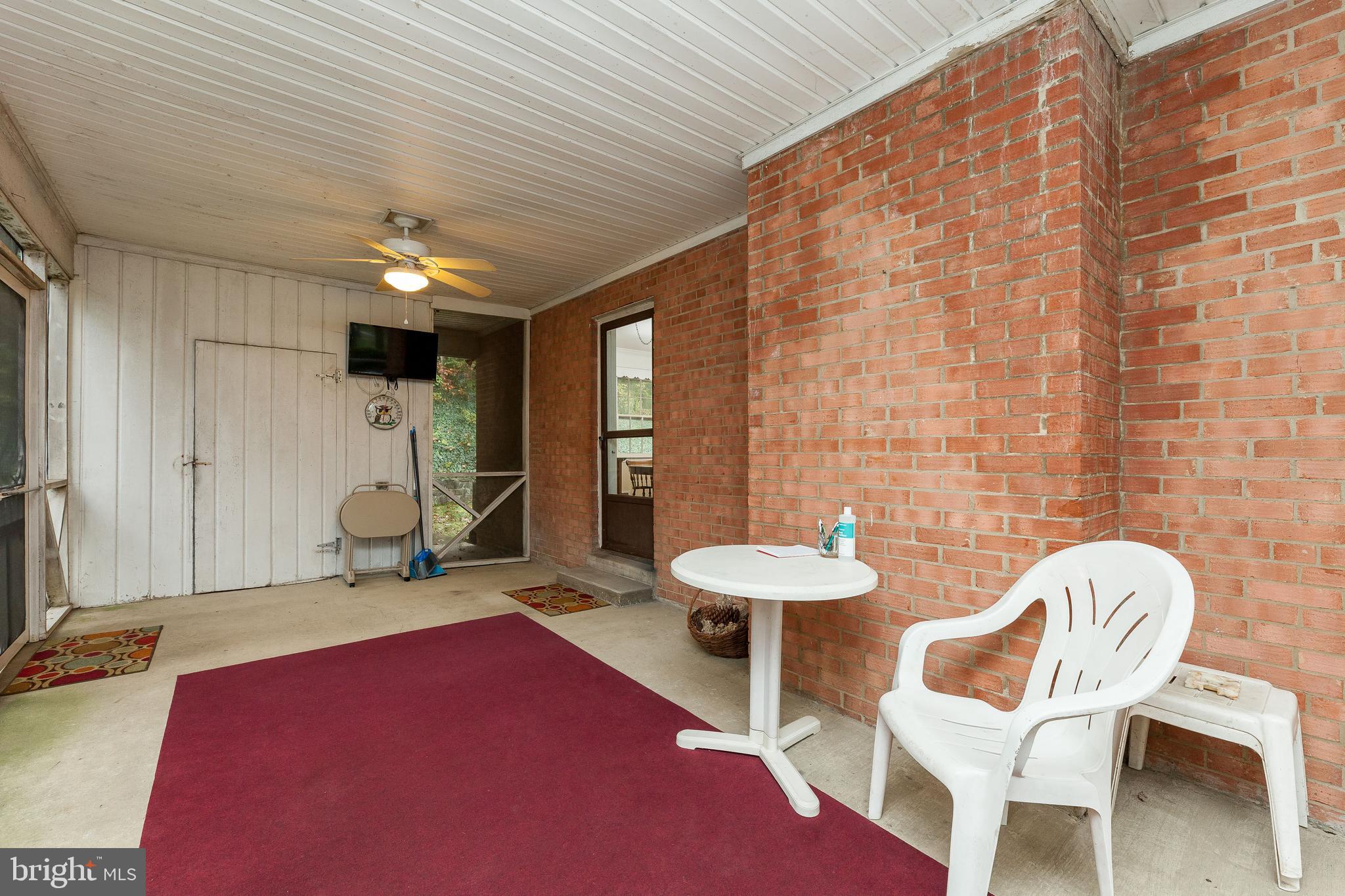 18300 Sharon Road Triangle, VA 22172 - Photo 16 of 47 Gallery Image 16