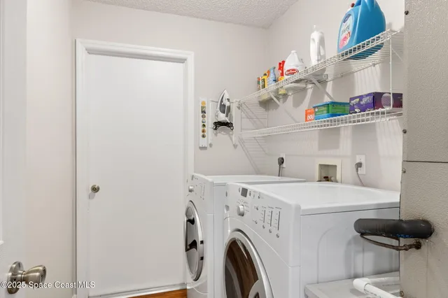 $2,400 | 1015 Homewood Avenue, Melbourne, FL 32940