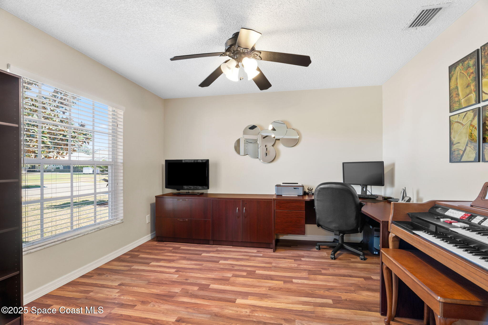 1015 Homewood Avenue Melbourne, FL 32940 - Photo 7 of 33 20251113213628577885000000-o