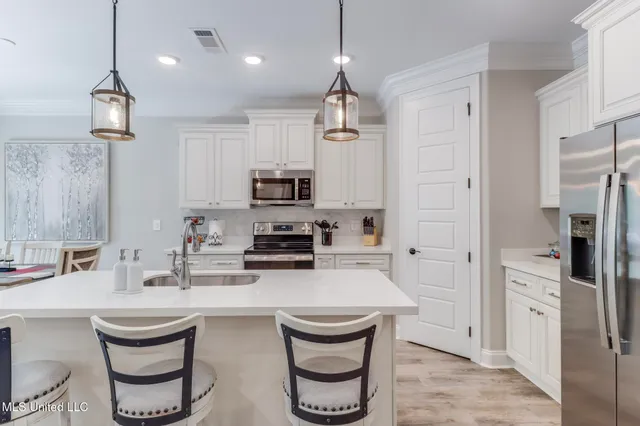 $425,000 | 85010 Diamondhead Lks Boulevard, Diamondhead, MS 39525