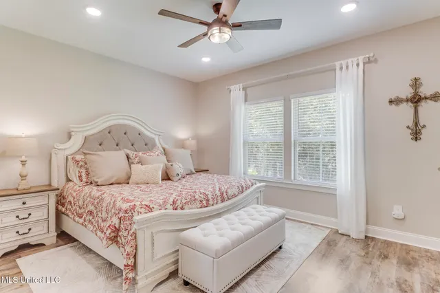 $425,000 | 85010 Diamondhead Lks Boulevard, Diamondhead, MS 39525