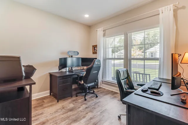 $425,000 | 85010 Diamondhead Lks Boulevard, Diamondhead, MS 39525