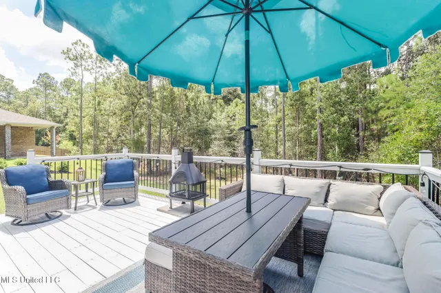 $425,000 | 85010 Diamondhead Lks Boulevard, Diamondhead, MS 39525