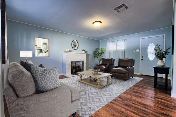 $2,200 | 5907 Nancy Ann Street, Houston, TX 77009