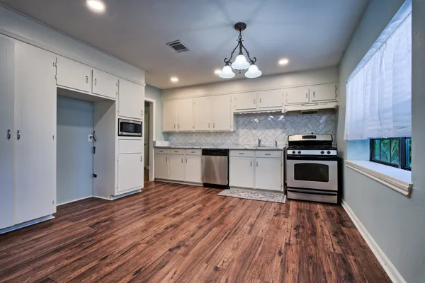 $2,200 | 5907 Nancy Ann Street, Houston, TX 77009