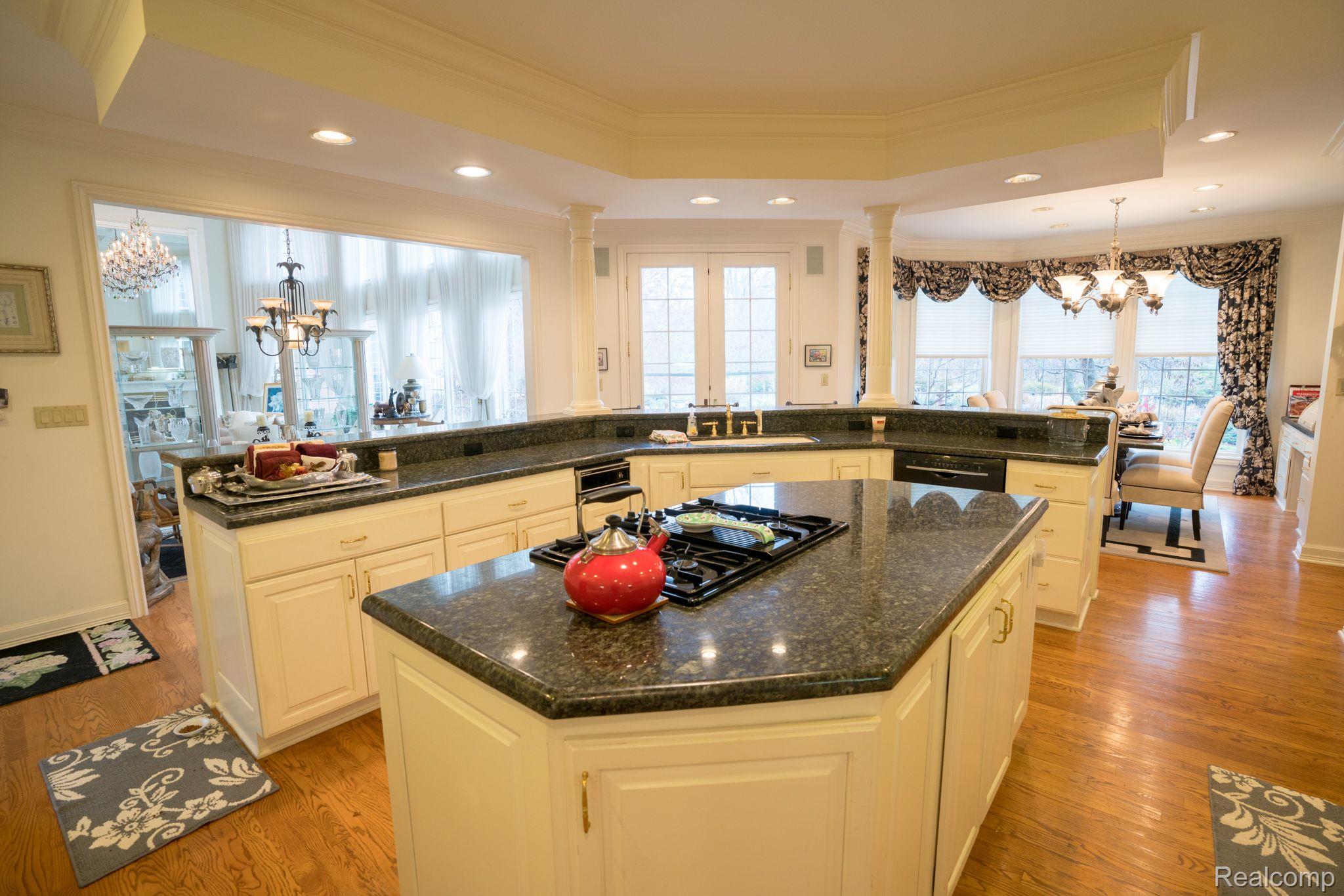 8543 Bridge Road Grosse Ile, MI 48138 - Photo 13 of 53 Kitchen