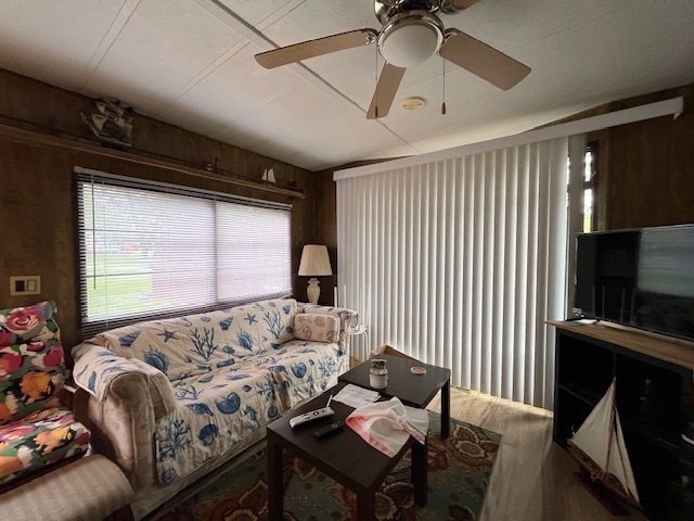 2795 East 28th Road Marseilles, IL 61341 - Photo 5 of 53 a view of a livingroom with furniture