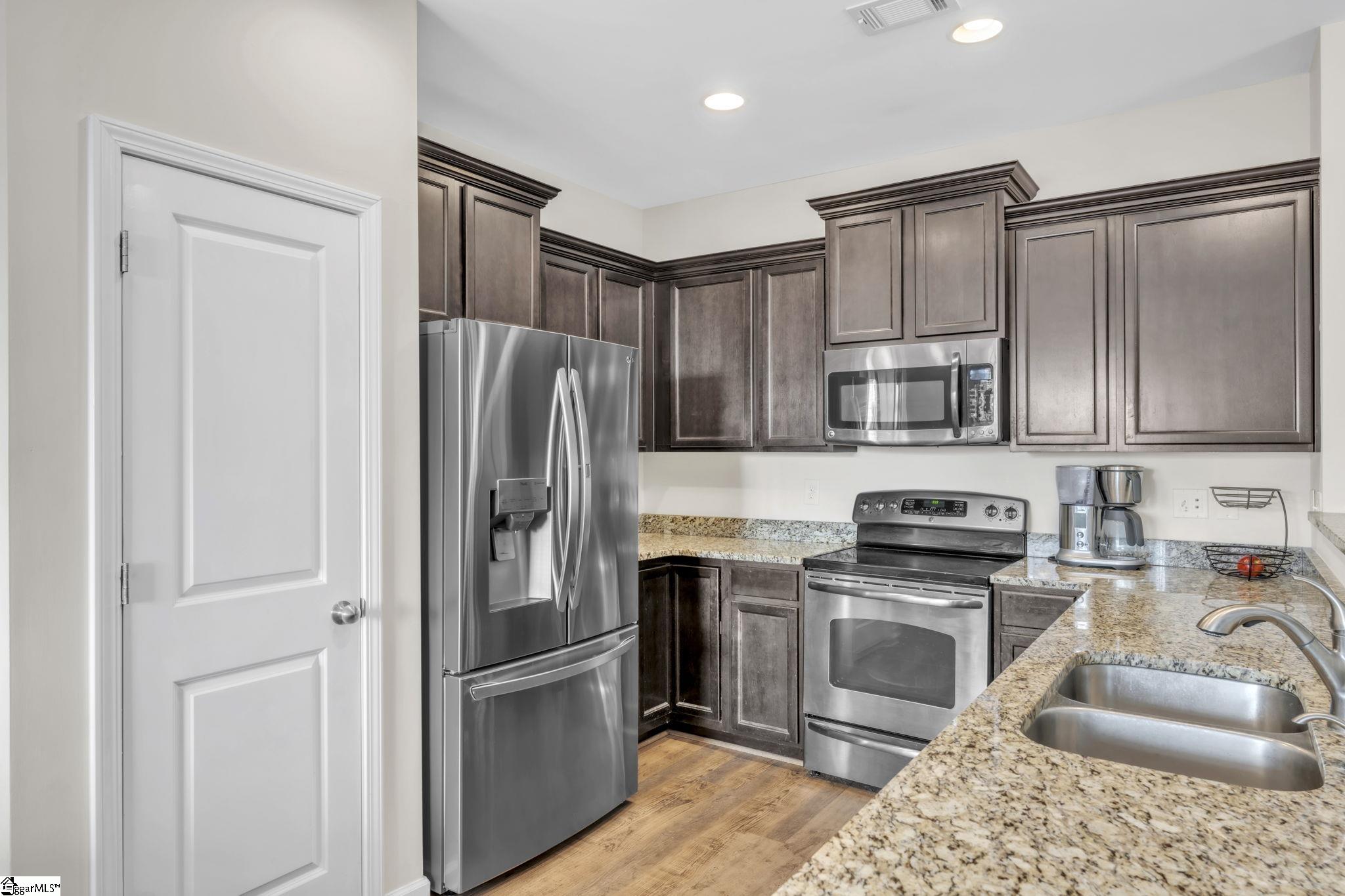 212 Rivers Edge Circle Simpsonville, SC 29680 - Photo 7 of 33