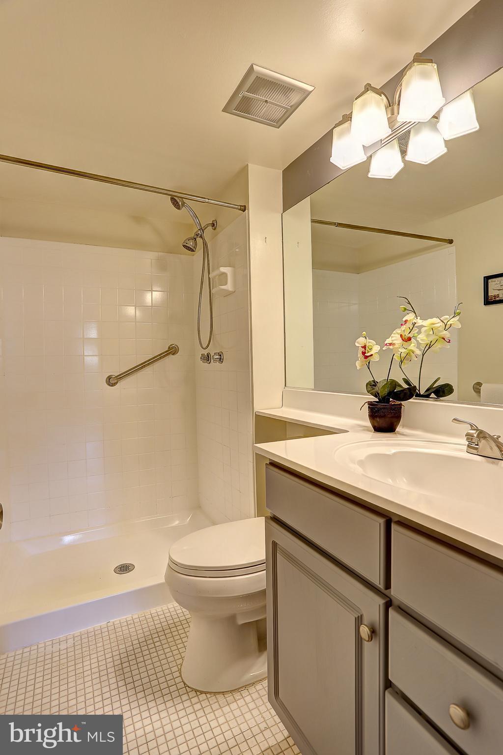 1831 Ralston Place Crofton, MD 21114 - Photo 24 of 30 Bathroom