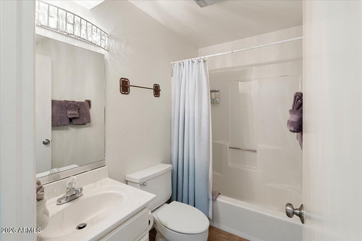65 Verde Valley School Road, Unit F16 Sedona, AZ 86351 - Photo 12 of 22 12-Guest Bathroom