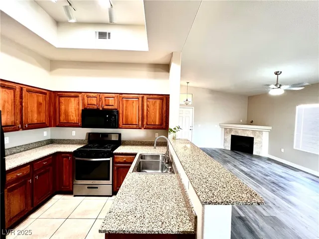 $1,500 | 8985 South Durango Drive, Unit 2073, Las Vegas, NV 89113