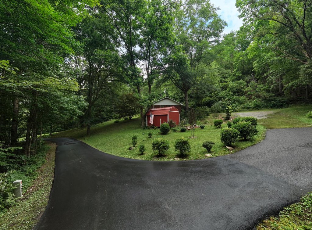 5127 Mineral Springs Road Young Harris, GA 30582 - Photo 41 of 43