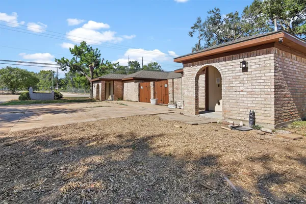 $1,800 | 4215 A Louetta Road, Spring, TX 77388
