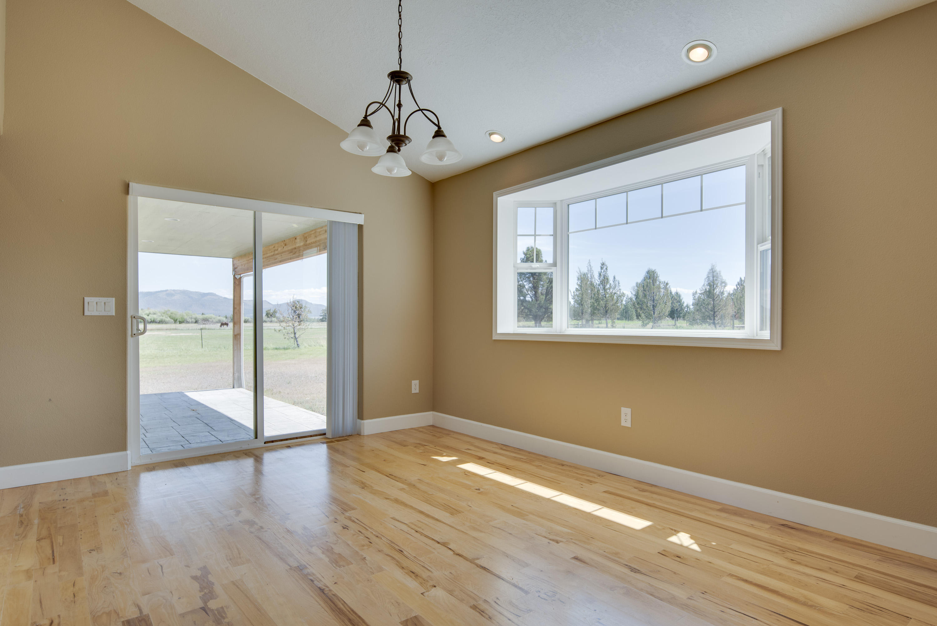 414 Southwest Bent Loop Powell Butte, OR 97753 - Photo 8 of 44 08