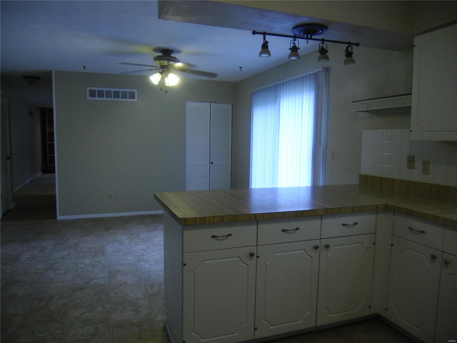 904 Reiss Road O'Fallon, IL 62269 - Photo 16 of 50 Gallery Image 16