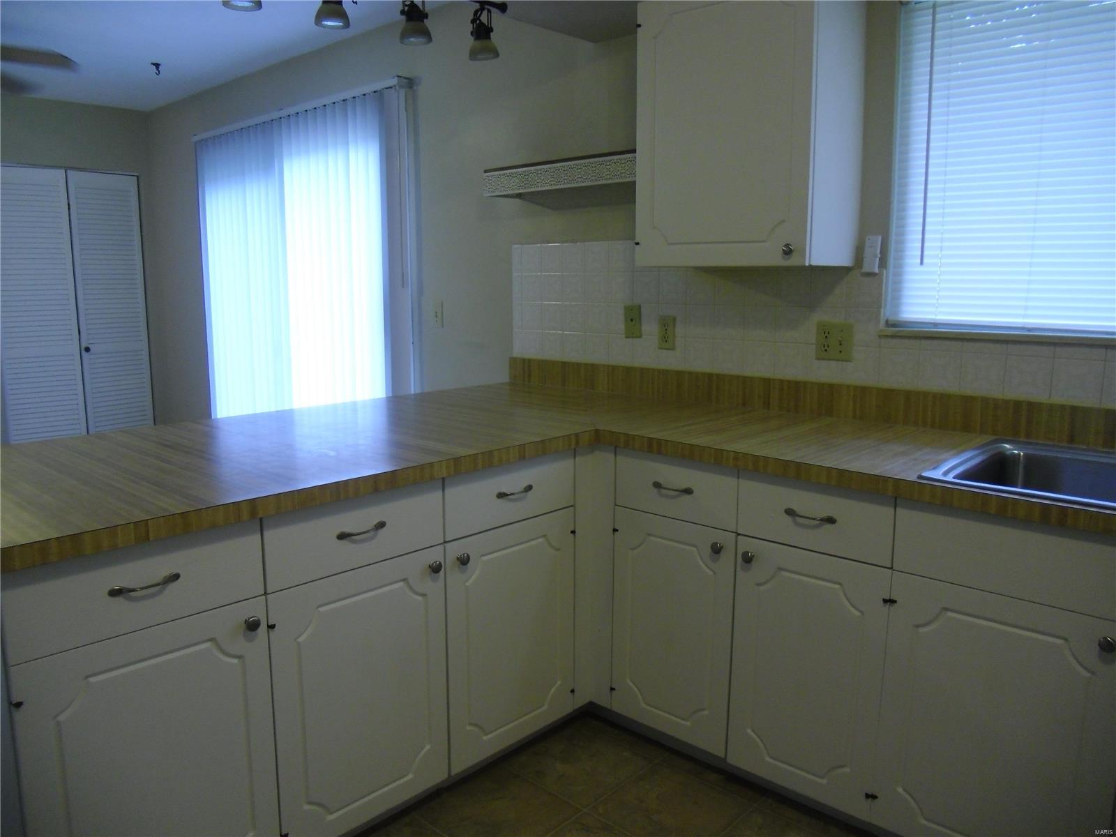 904 Reiss Road O'Fallon, IL 62269 - Photo 17 of 50 Gallery Image 17