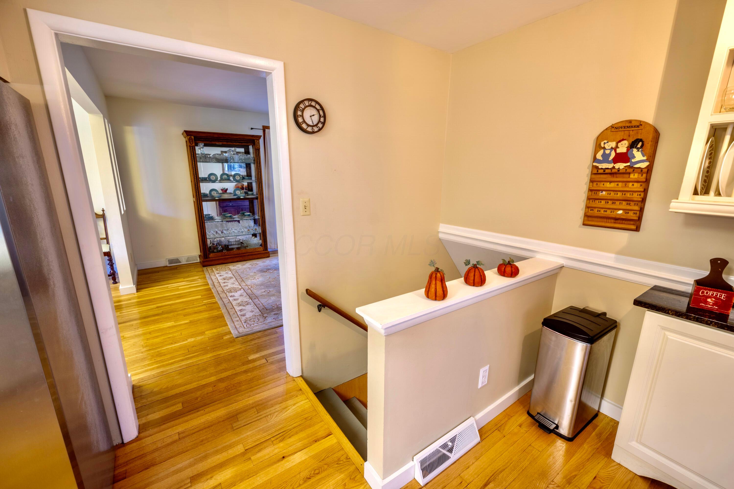 6614 Merwin Road Columbus, OH 43235 - Photo 27 of 46 Access to the lower level from the kitchen!