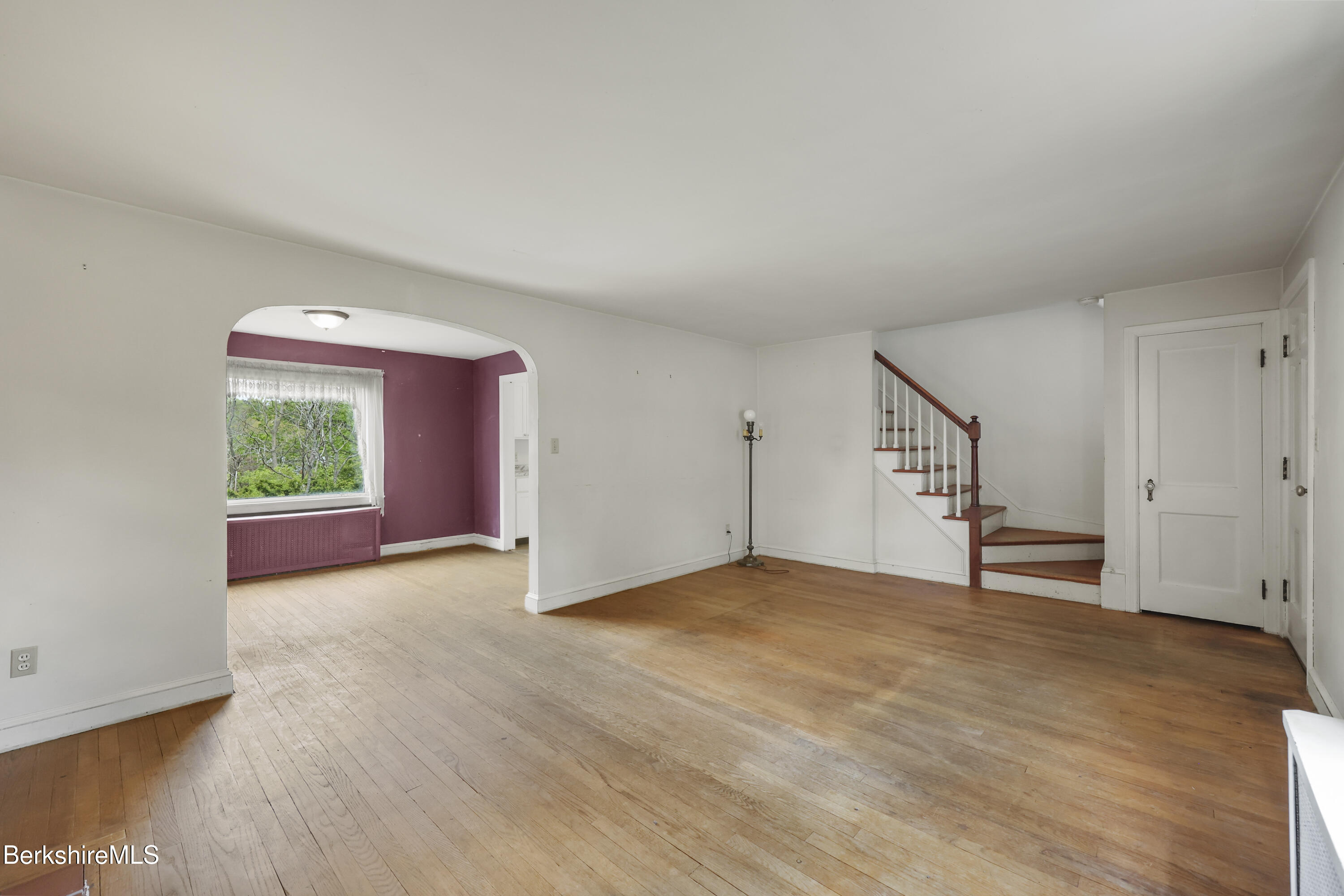 32 Jason Street Pittsfield, MA 01201 - Photo 2 of 27 25 Living Room