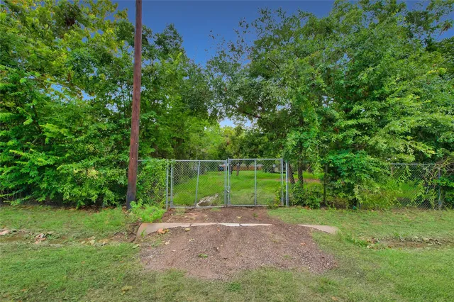 $315,000 | 1922 Airline Drive, Katy, TX 77493