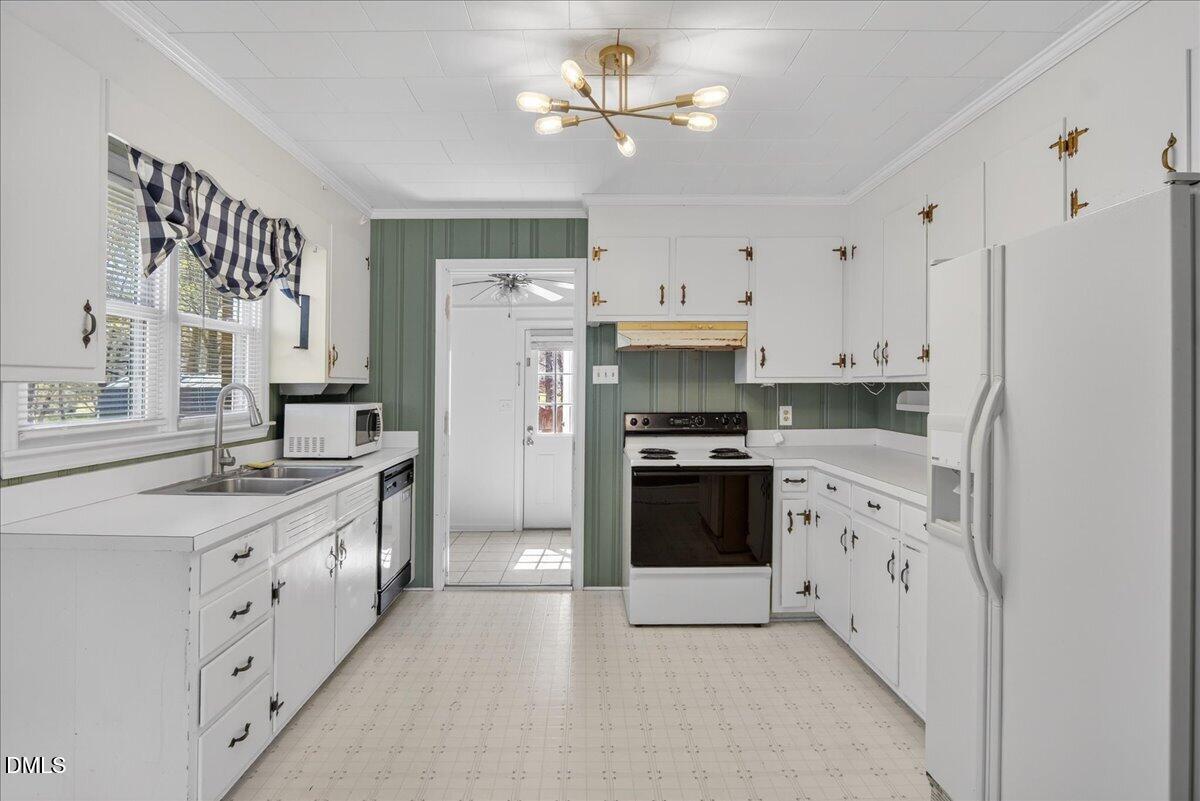 2118 Nutbush Road Henderson, NC 27537 - Photo 13 of 62 18-Finished 2118 nurtbush rd (18 of 47)