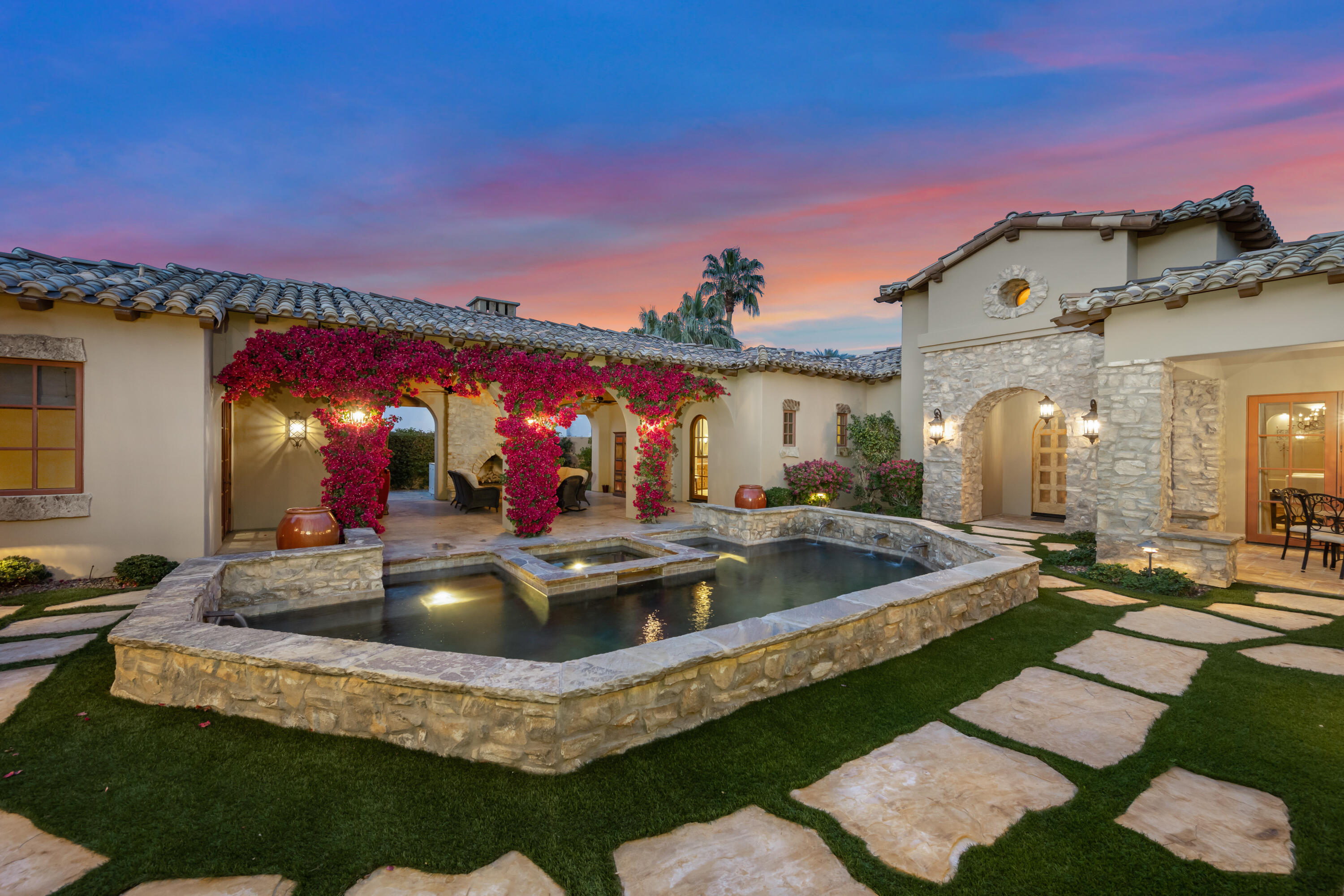 52844 Via Dona La Quinta, CA 92253 - Photo 5 of 46 a view of a house with swimming pool and sitting area