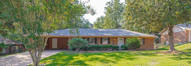 $209,000 | 1011 Laurelwood Drive, Clinton, MS 39056