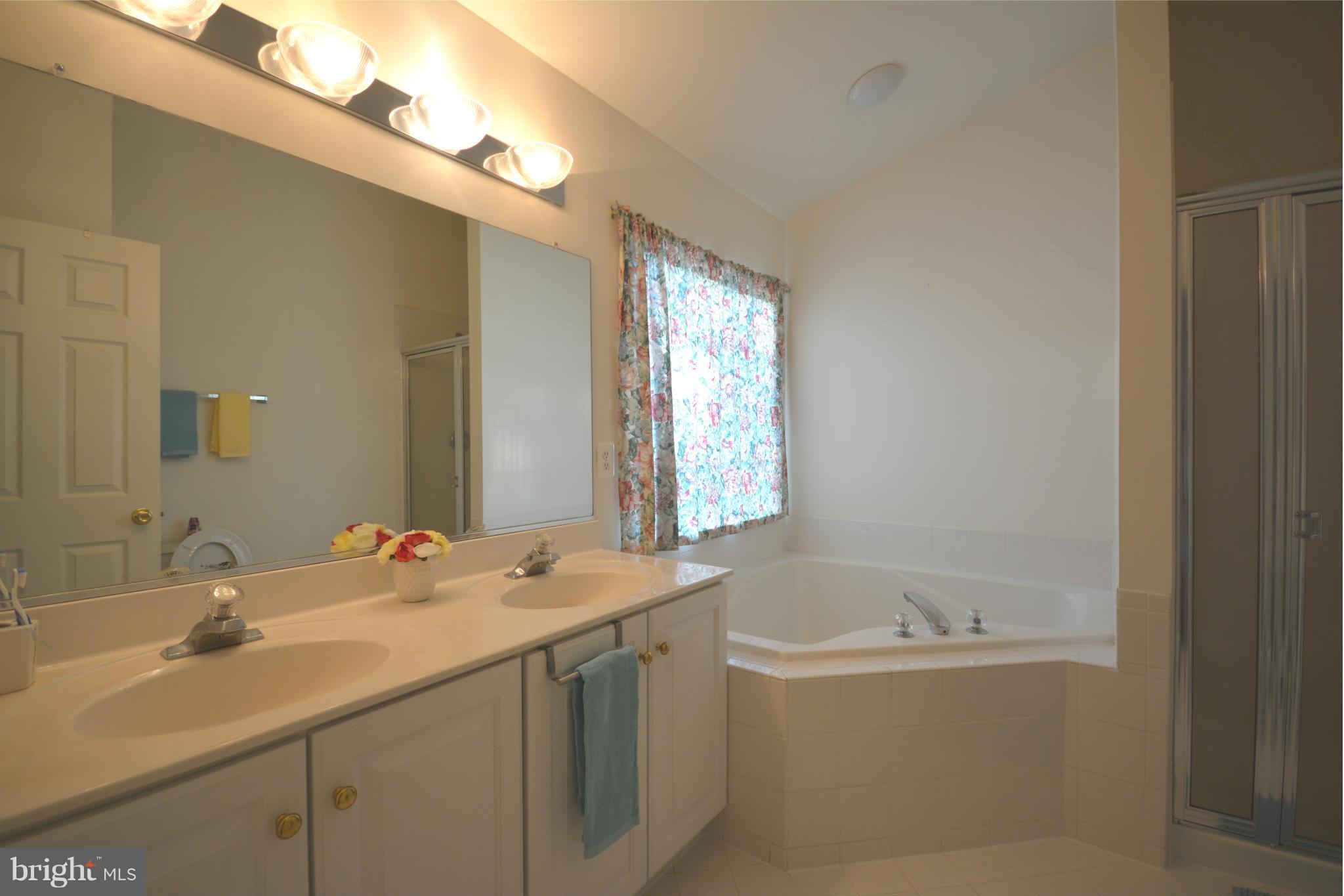 6 Case Street Gaithersburg, MD 20878 - Photo 20 of 30 Bath (Master) 1