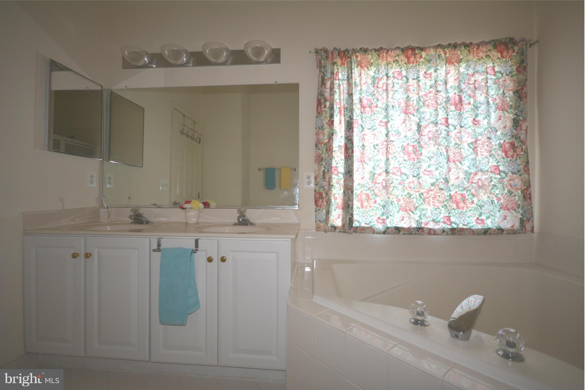 6 Case Street Gaithersburg, MD 20878 - Photo 21 of 30 Bath (Master) 2