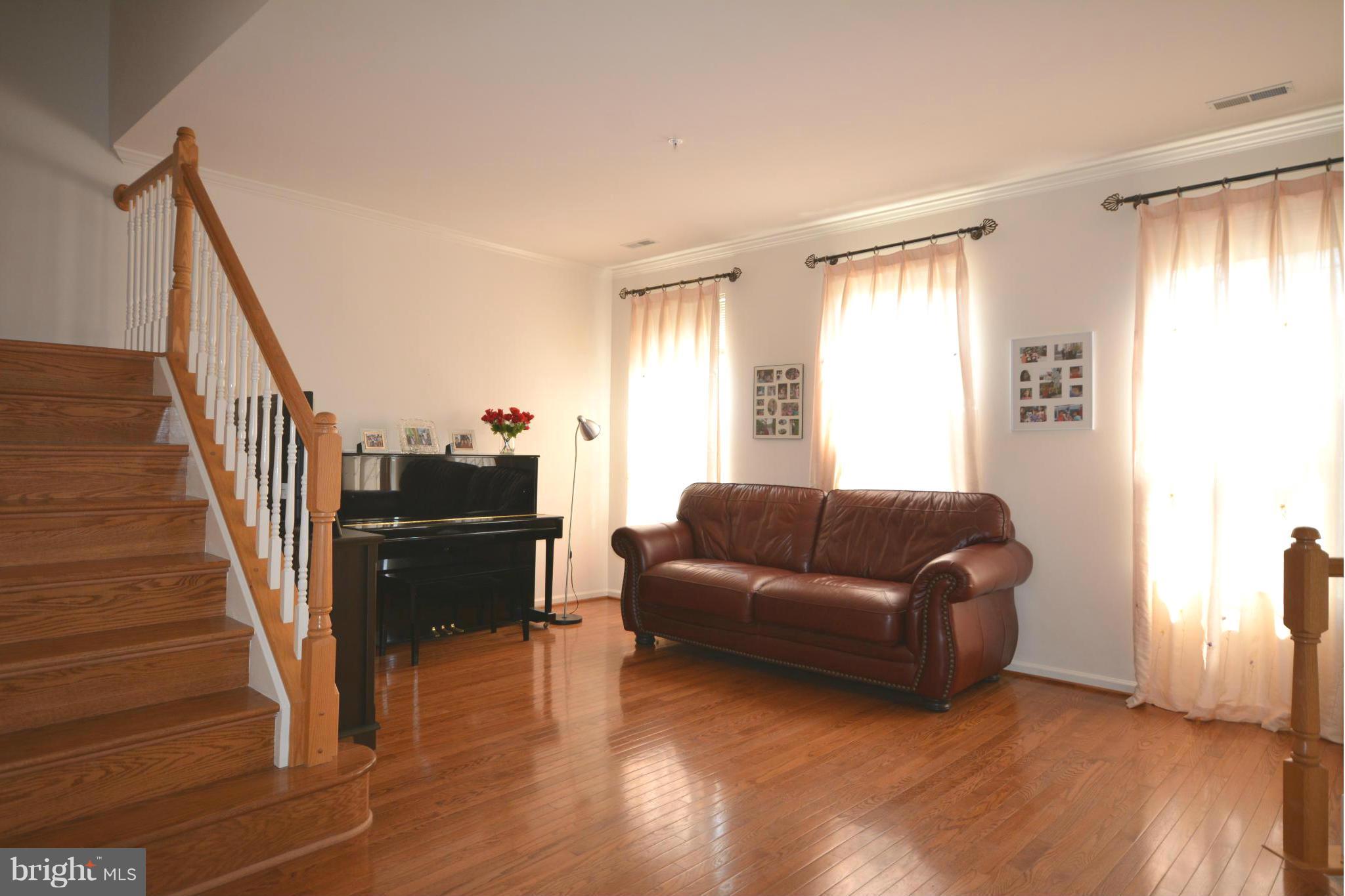 6 Case Street Gaithersburg, MD 20878 - Photo 9 of 30 Living Room 2