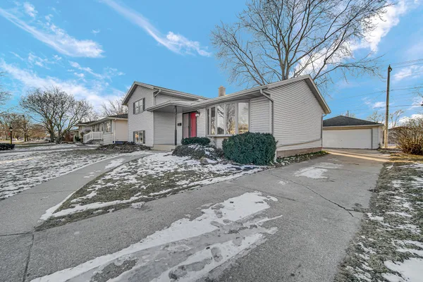 $386,000 | 9220 Wildwood Drive, Highland, IN 46322