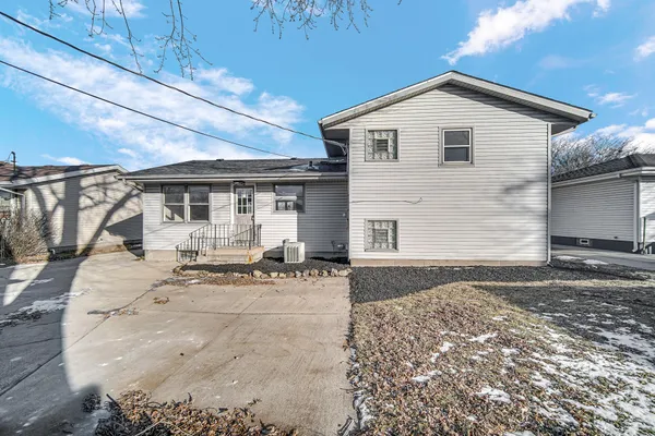 $386,000 | 9220 Wildwood Drive, Highland, IN 46322