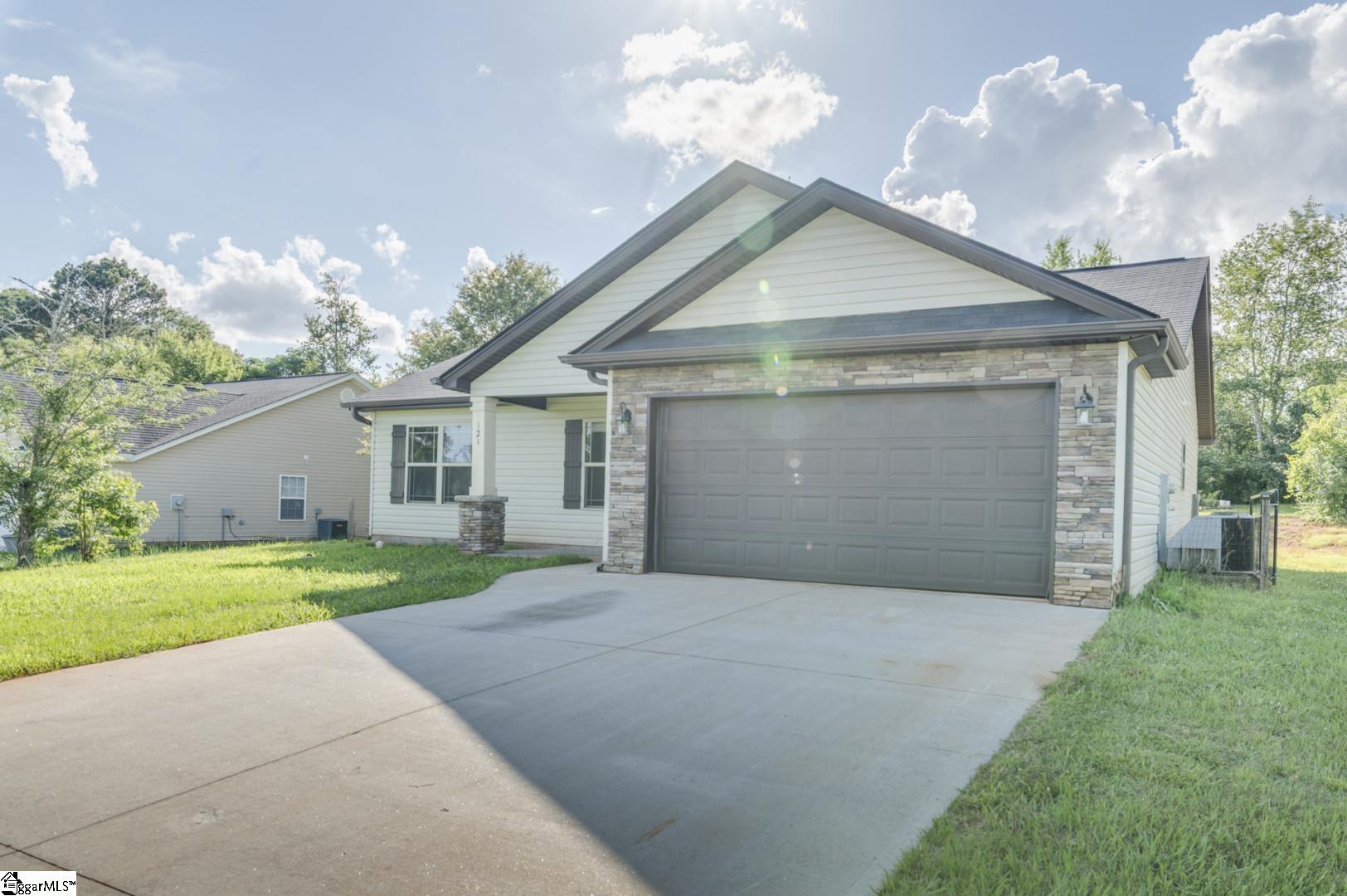 121 Stanmoore Drive Anderson, SC 29621 - Photo 3 of 35