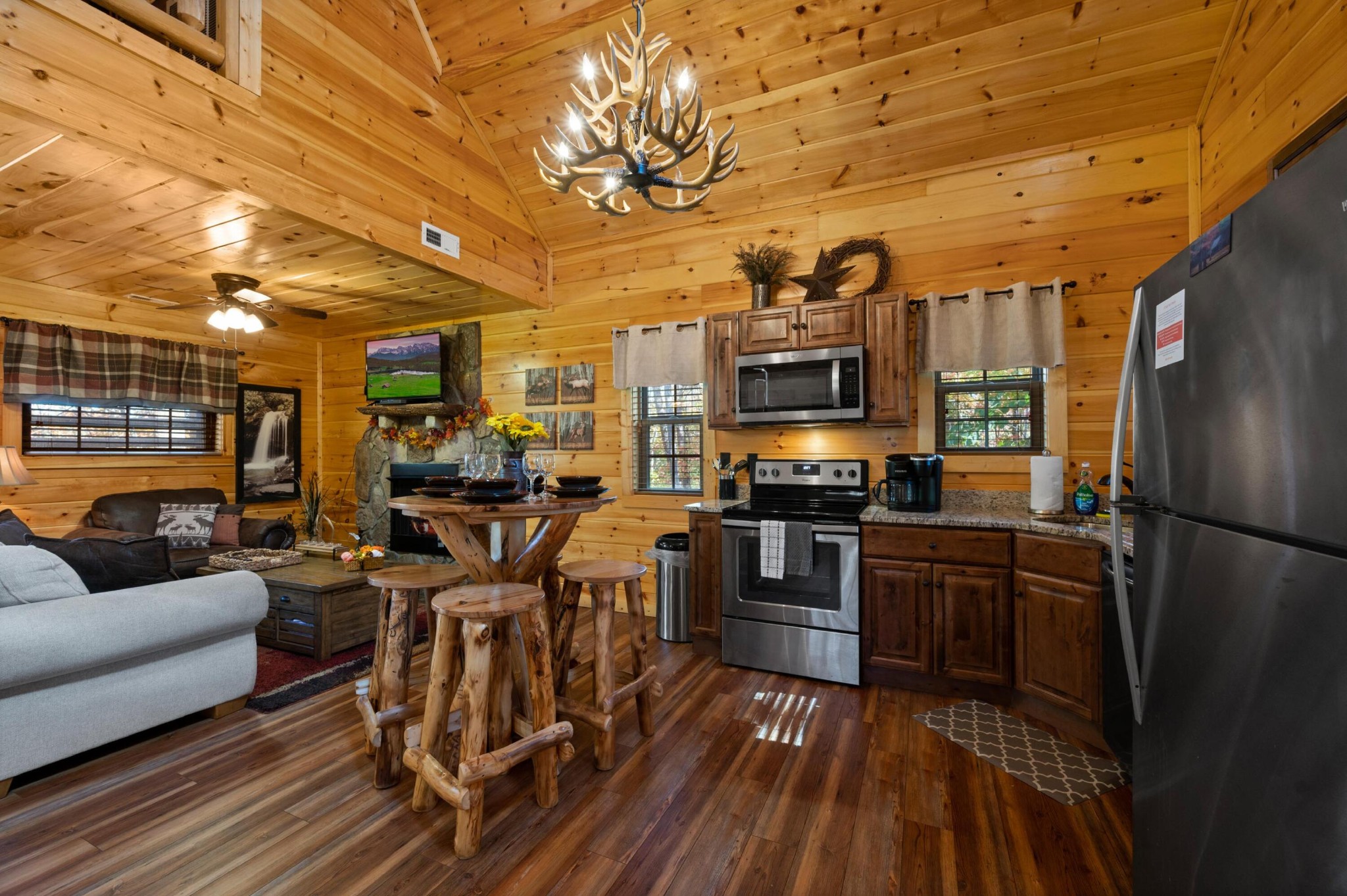 1948 Kinfolks Ridge Way Sevierville, TN 37876 - Photo 5 of 24 Gallery Image 5
