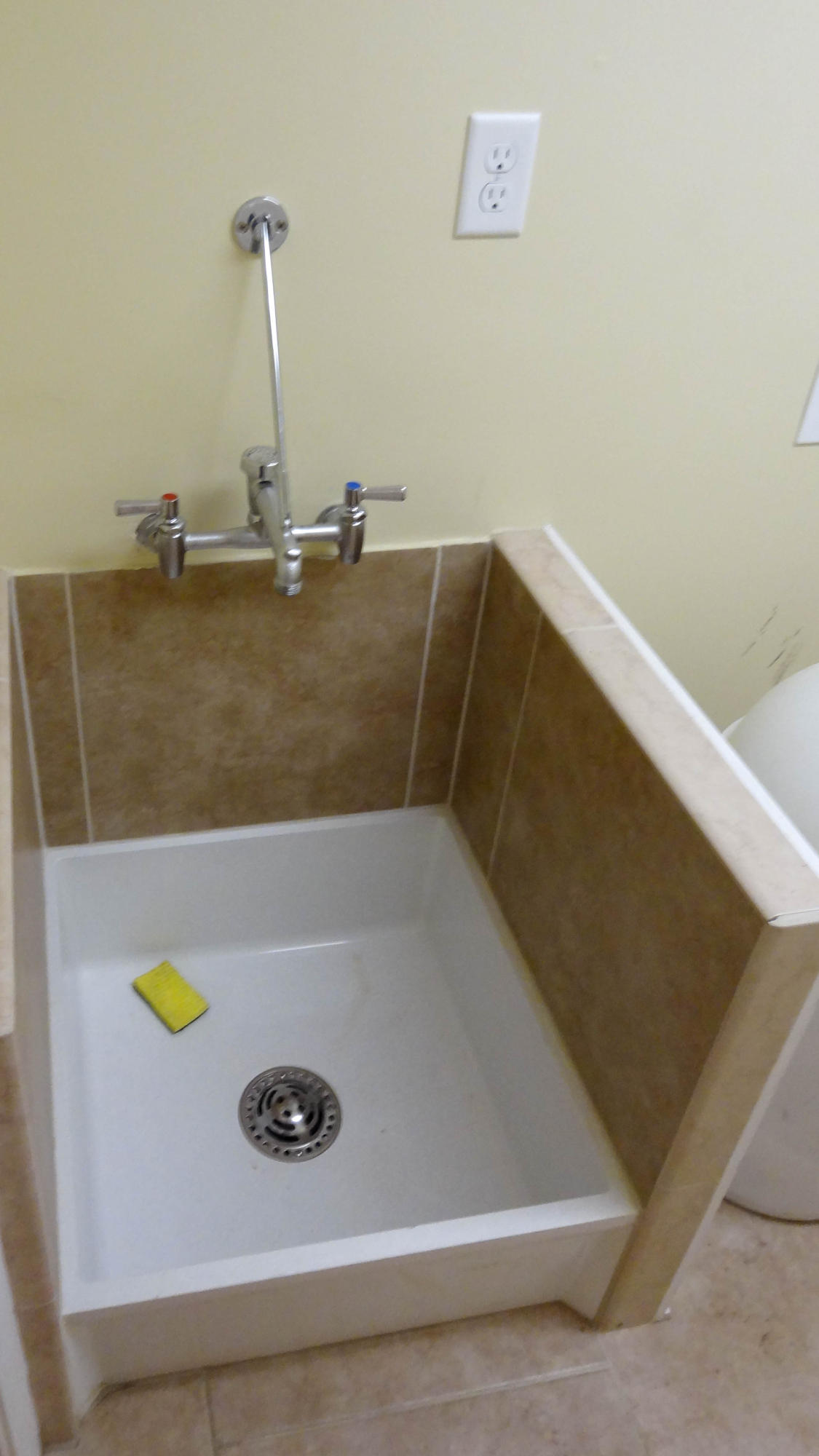 8215 Igou Gap Road Chattanooga, TN 37421 - Photo 17 of 23 Utility Room