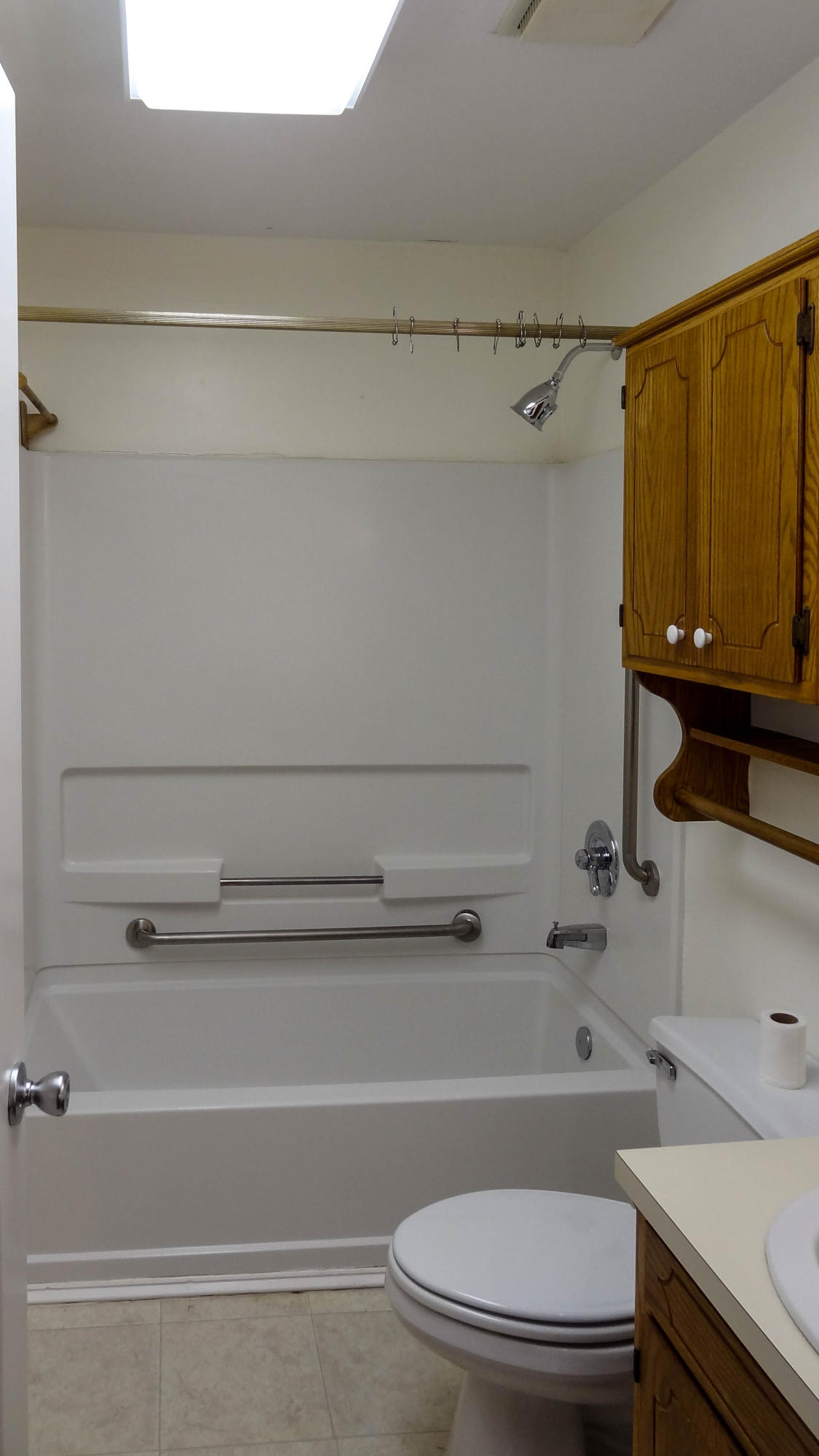 8215 Igou Gap Road Chattanooga, TN 37421 - Photo 19 of 23 Bathroom