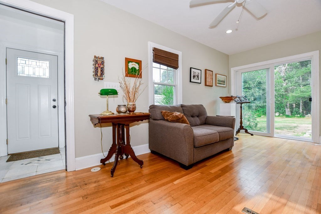 465 Point Road Marion, MA 02738 - Photo 4 of 38