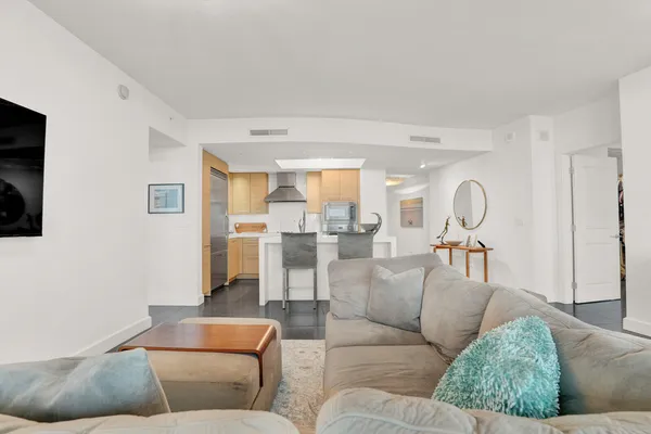 $7,500 | 1 North Ocean Boulevard, Unit 812, Pompano Beach, FL 33062