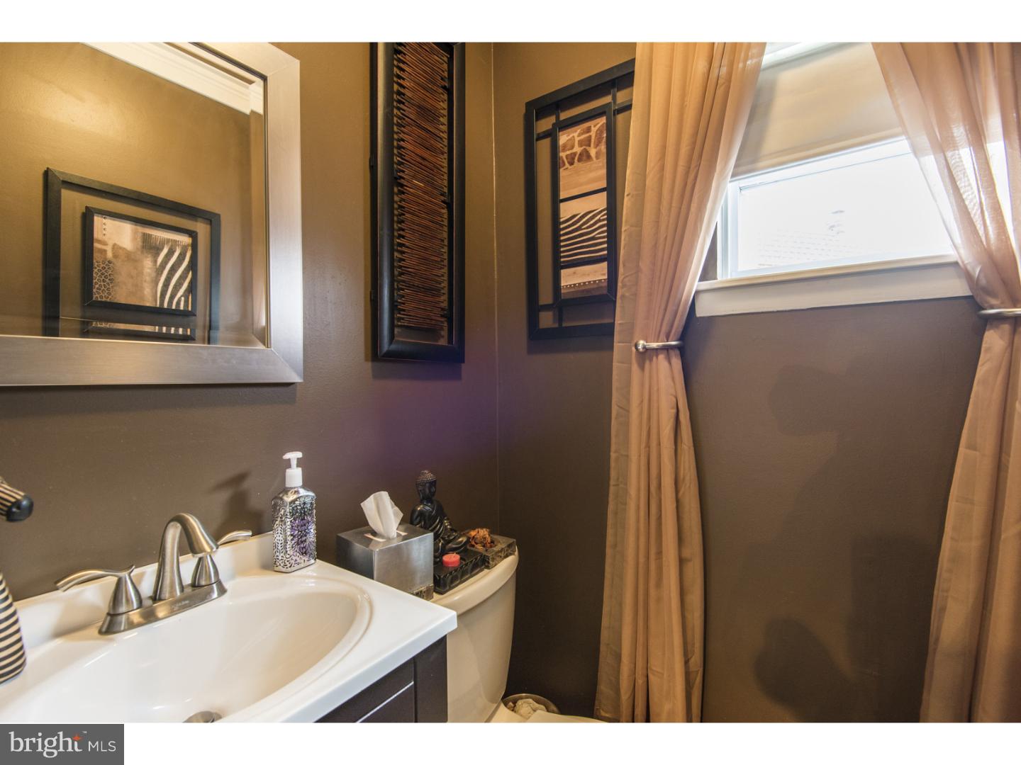 12413 Balston Road Philadelphia, PA 19154 - Photo 8 of 25