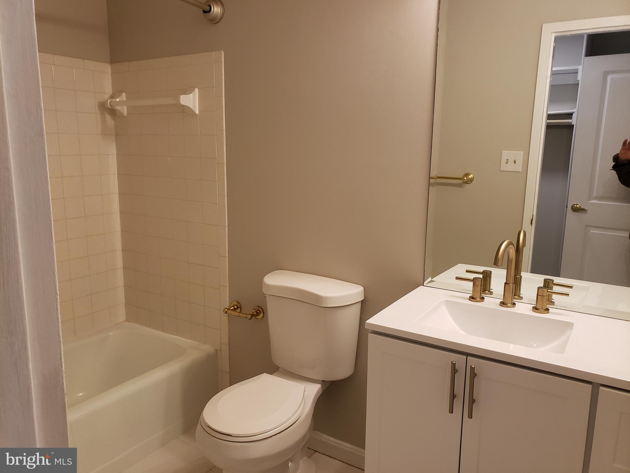 1434 Northgate Square, Unit 143422B Reston, VA 20190 - Photo 8 of 16