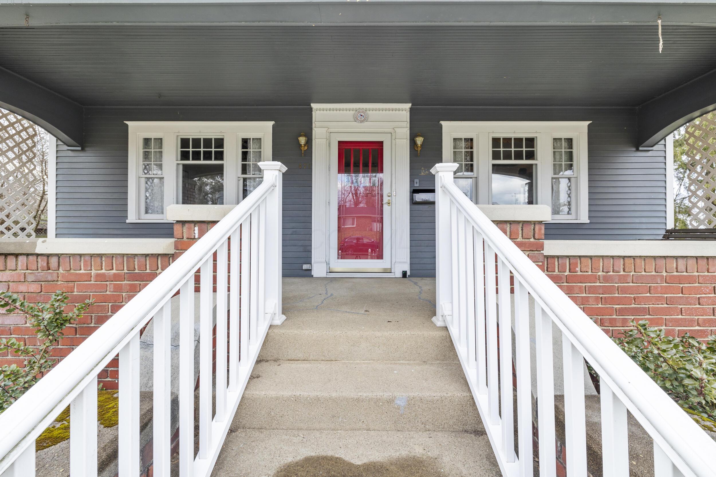 471 Beacon Road Newark, OH 43055 - Photo 4 of 23 5_front door