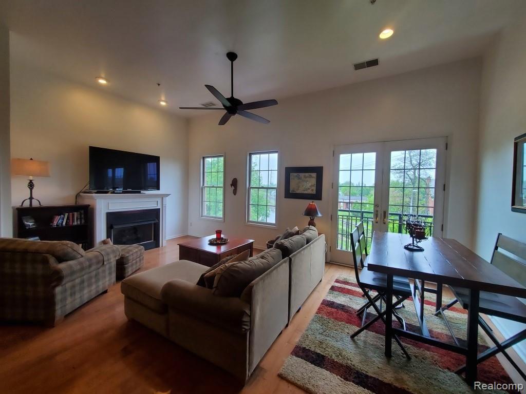 527 West Main Street Brighton, MI 48116 - Photo 3 of 28